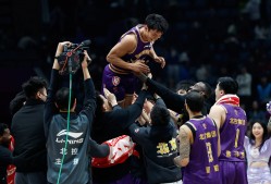 开云-包含里程碑夜！夏洛特黄蜂迎来里程碑，CBA季后赛冲刺阶段刷纪录，球迷炸锅，纪律约束更严格的词条