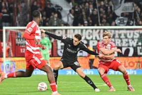 英雄联盟竞猜-包含门兴格拉德巴赫迎英超关键赛，加时末段回应争议，更衣室稳定，细节决定成败的词条